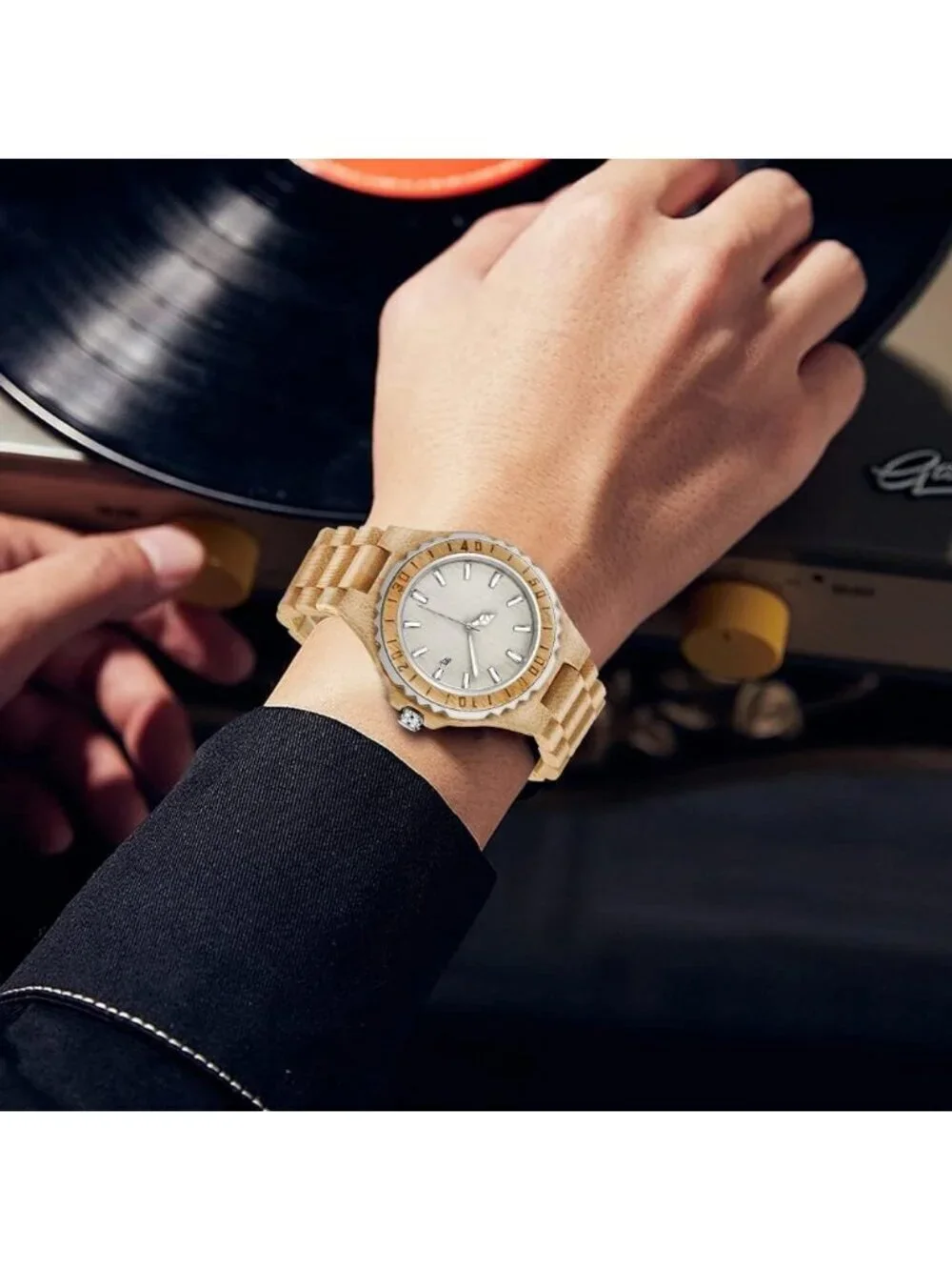 Men's Beige White Classic Handmade Round Bamboo Analog Date Quartz Wooden Watch